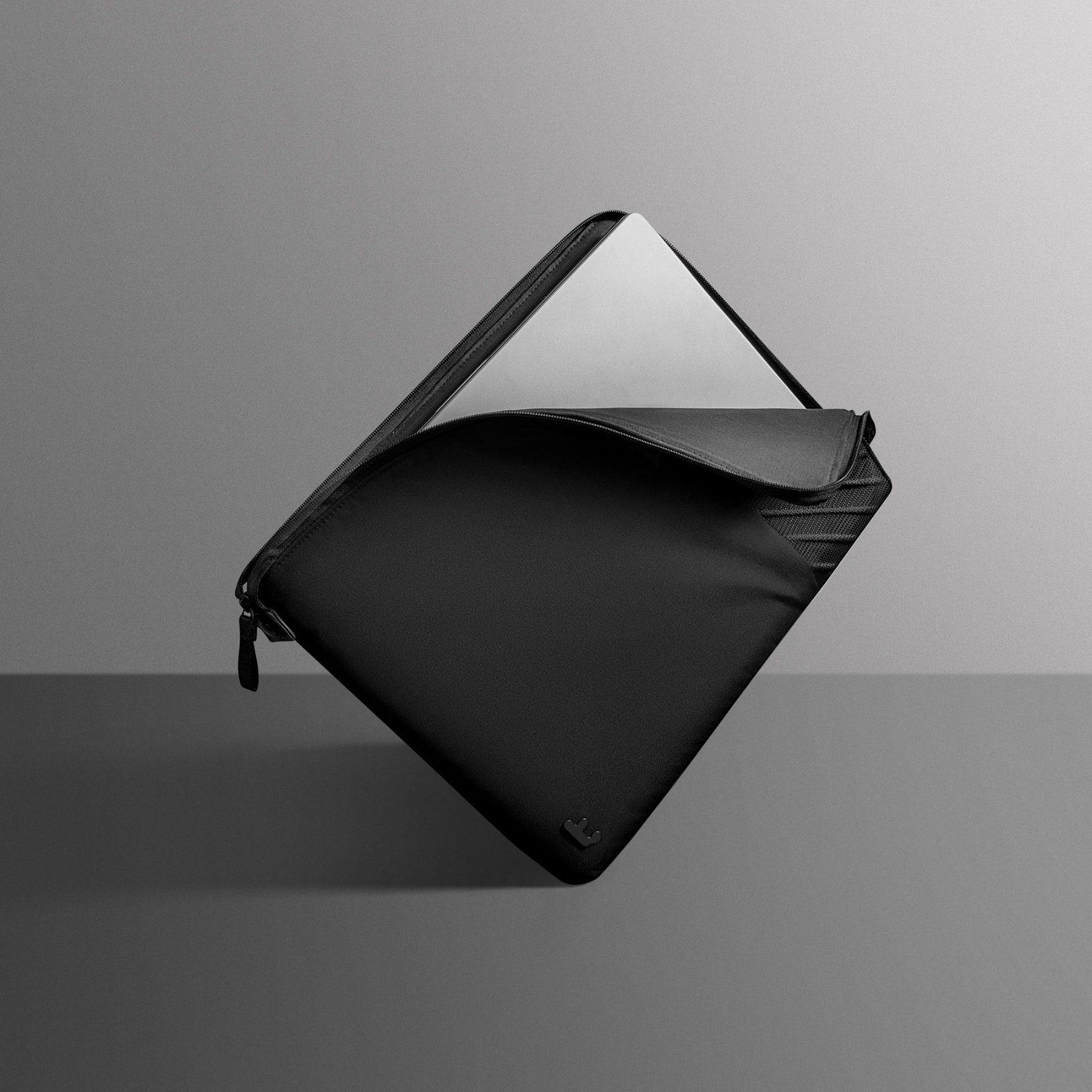 Voyage Serisi 13 inç Siyah Notebook Kılıfı