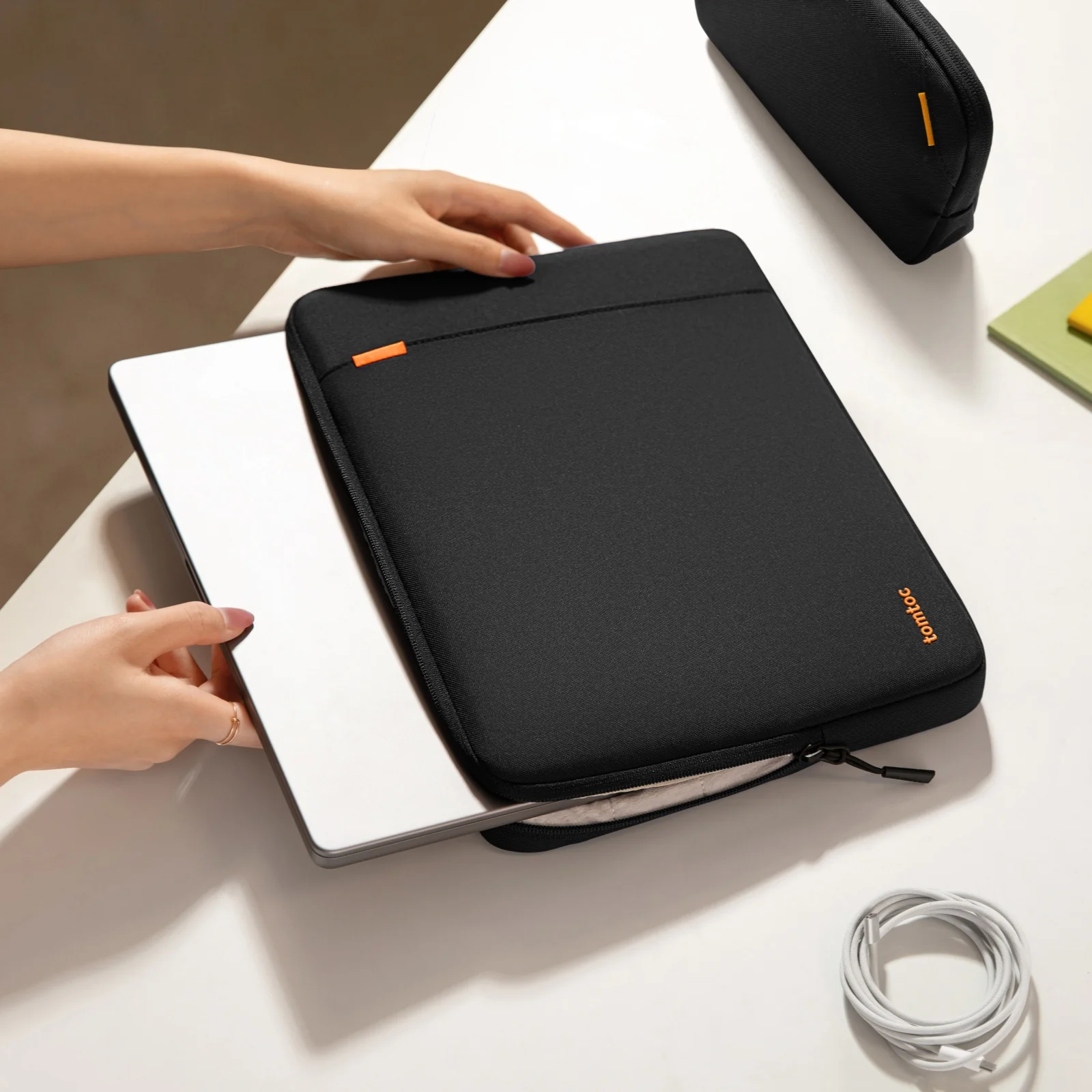 Defender A13 15 inç El Çantası Notebook Kılıf Kiti