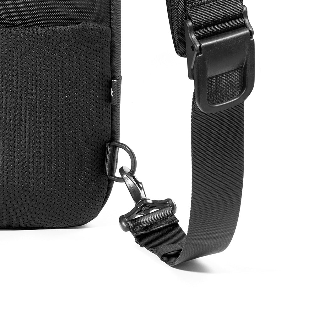 Navigator-T24 Sling Çanta – Siyah