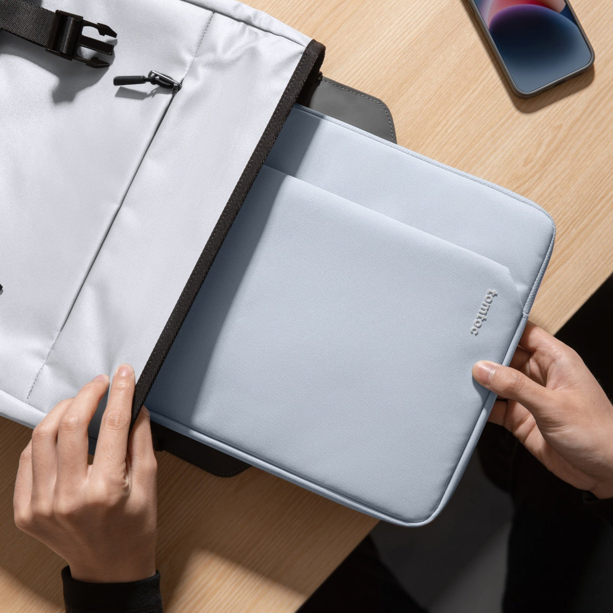 Light-A18 Laptop Kılıfı – Açık Mavi
