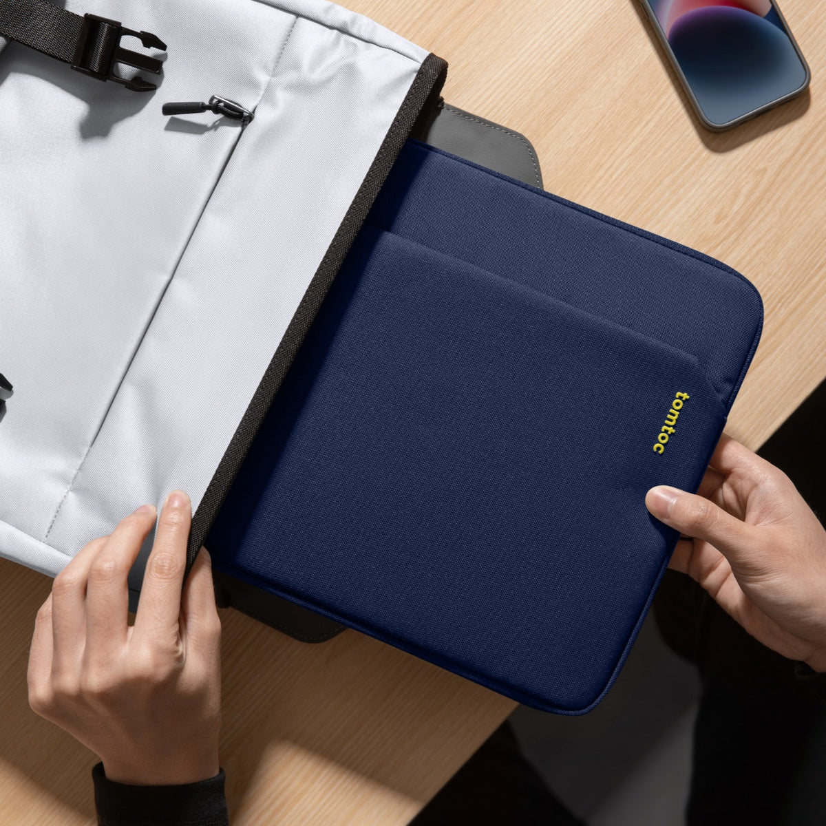 Light-A18 Laptop Kılıfı – Lacivert