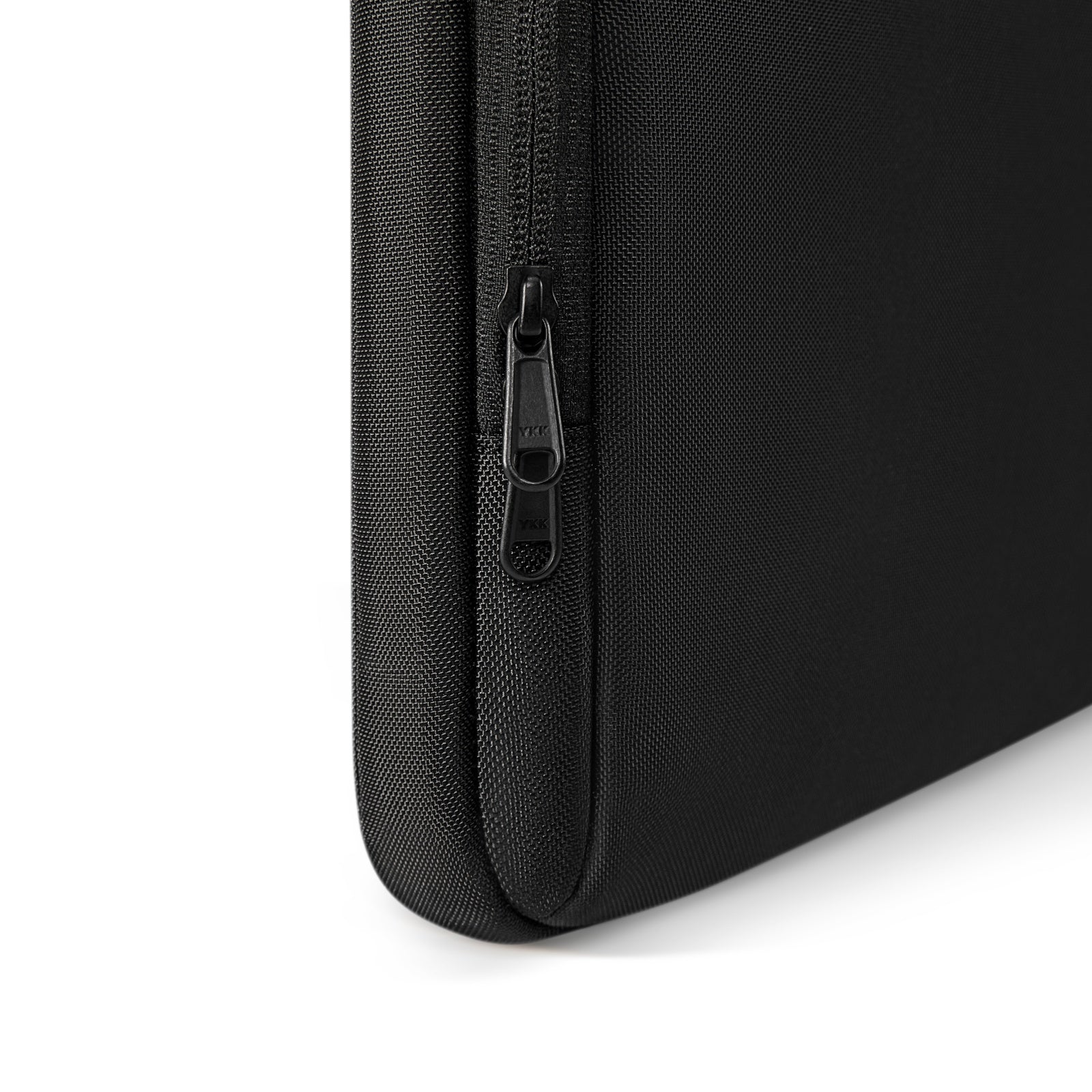 Defender A14 16 Inç Macbook Pro Çantası