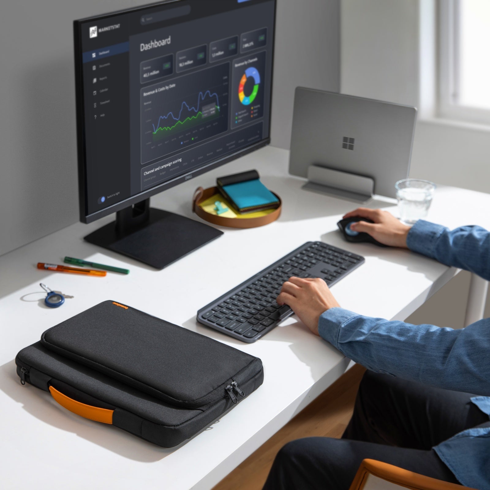Defender A14 16 Inç Macbook Pro Çantası