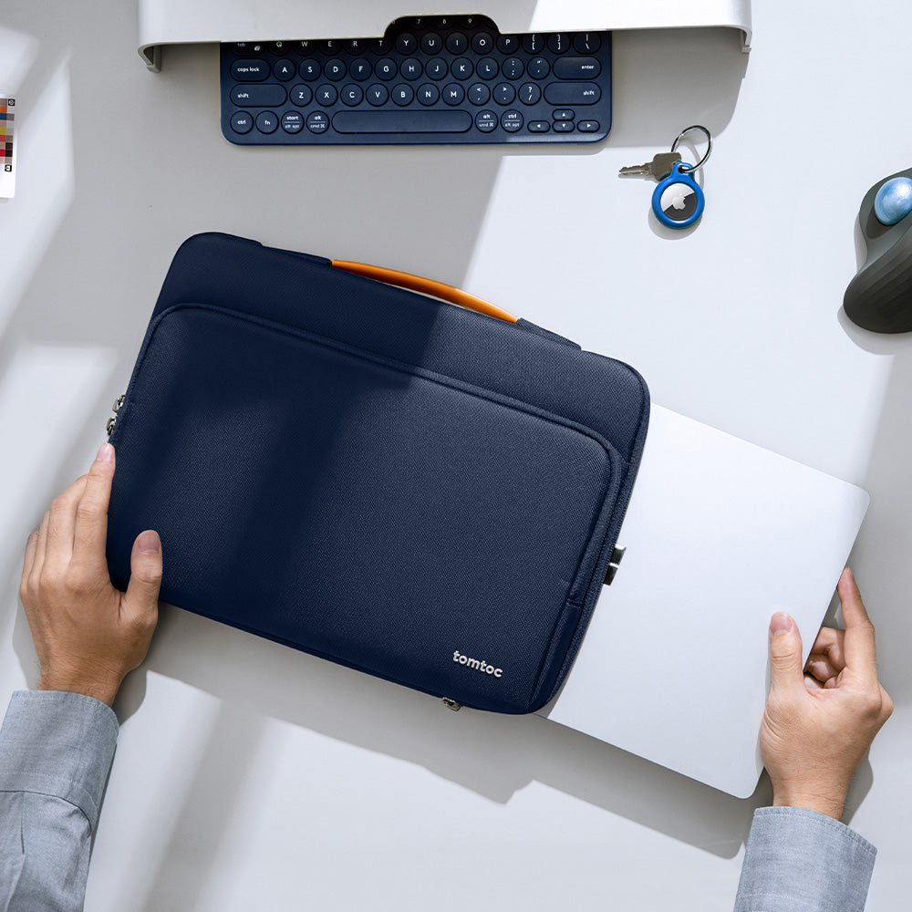 Defender A14 16 Inç Macbook Pro Çantası