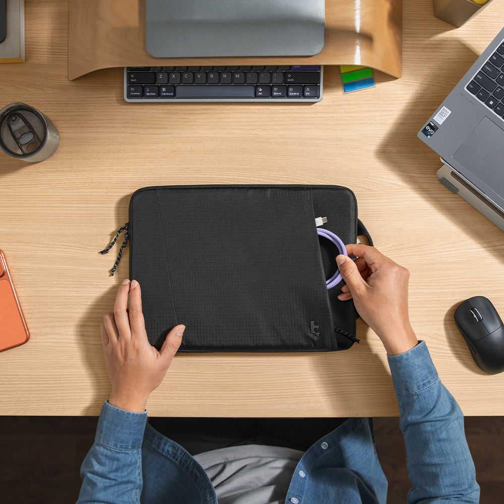 Essence Serisi A35 16 Inç Notebook El Çantası ve Kılıf