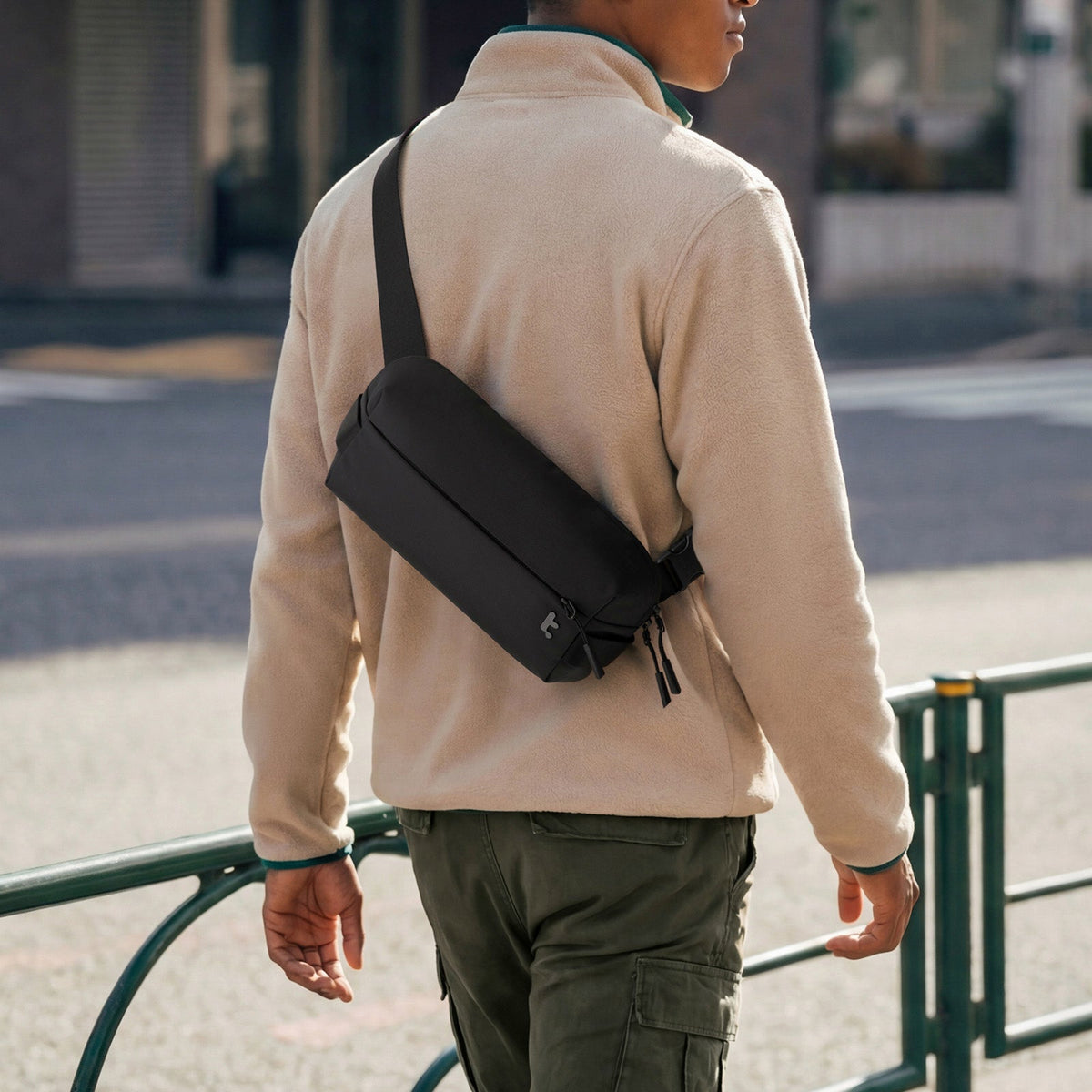Explorer-T21 Sling Çanta 4L – Siyah