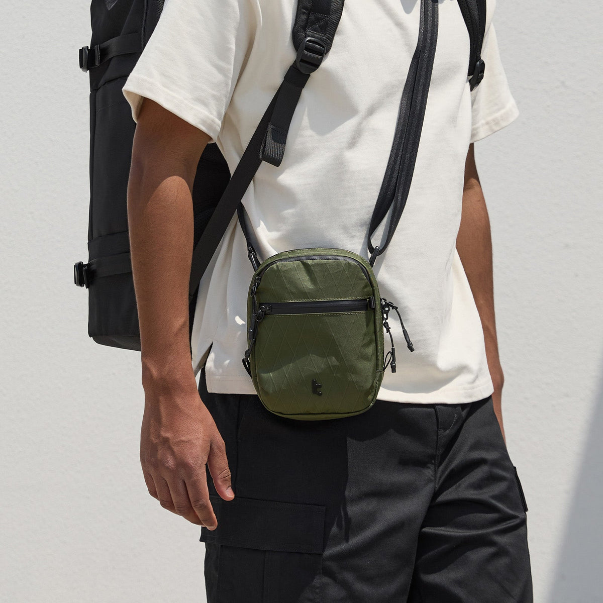 Aviator-T37 X-Pac Çapraz Askılı Çanta 1.3L – Yeşil