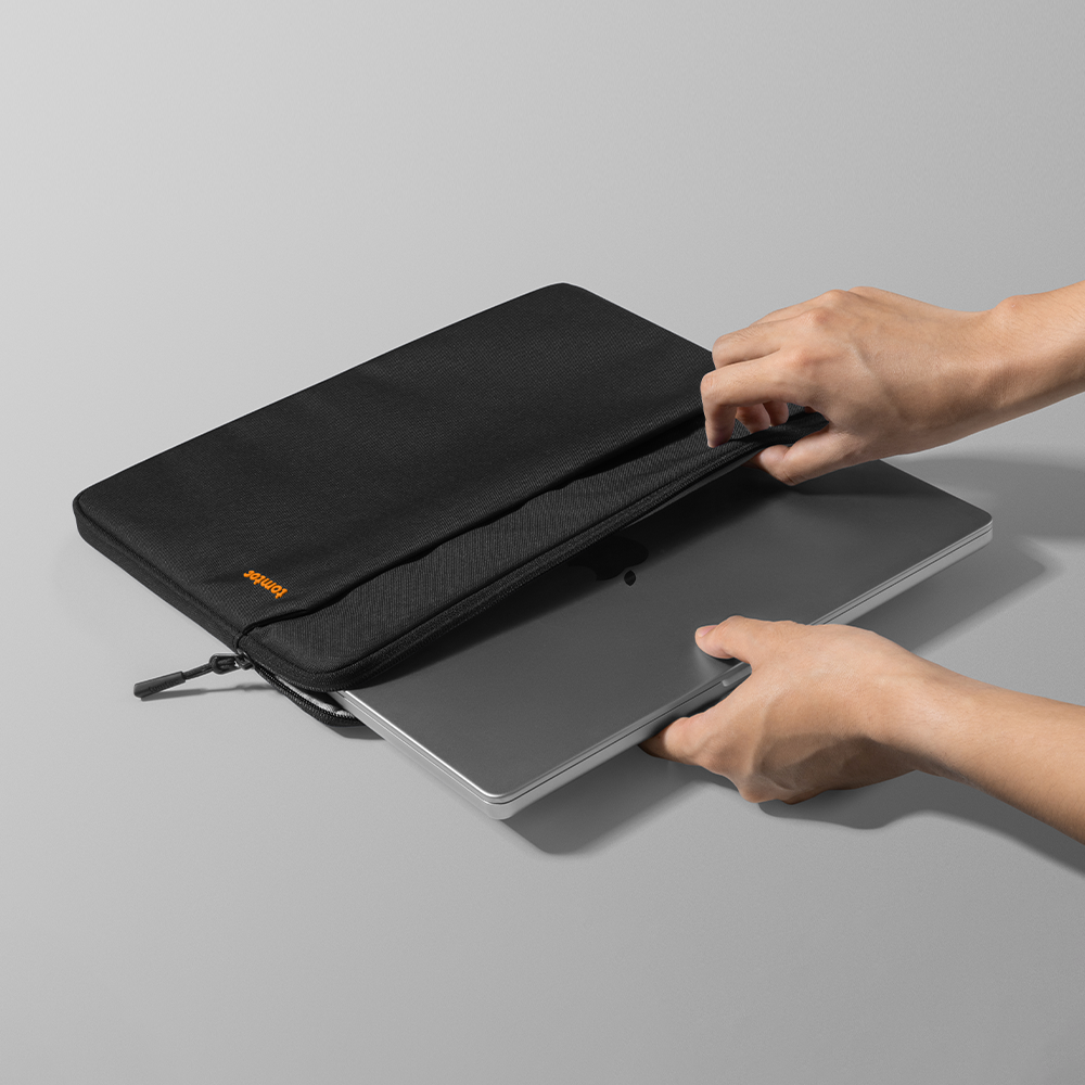 Light-A18 Laptop Kılıfı – Siyah
