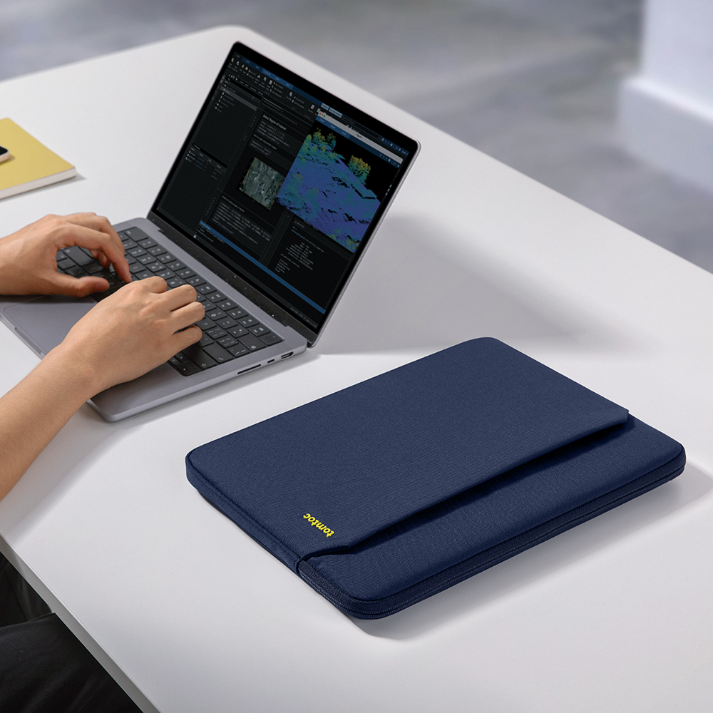 Light-A18 Laptop Kılıfı – Lacivert