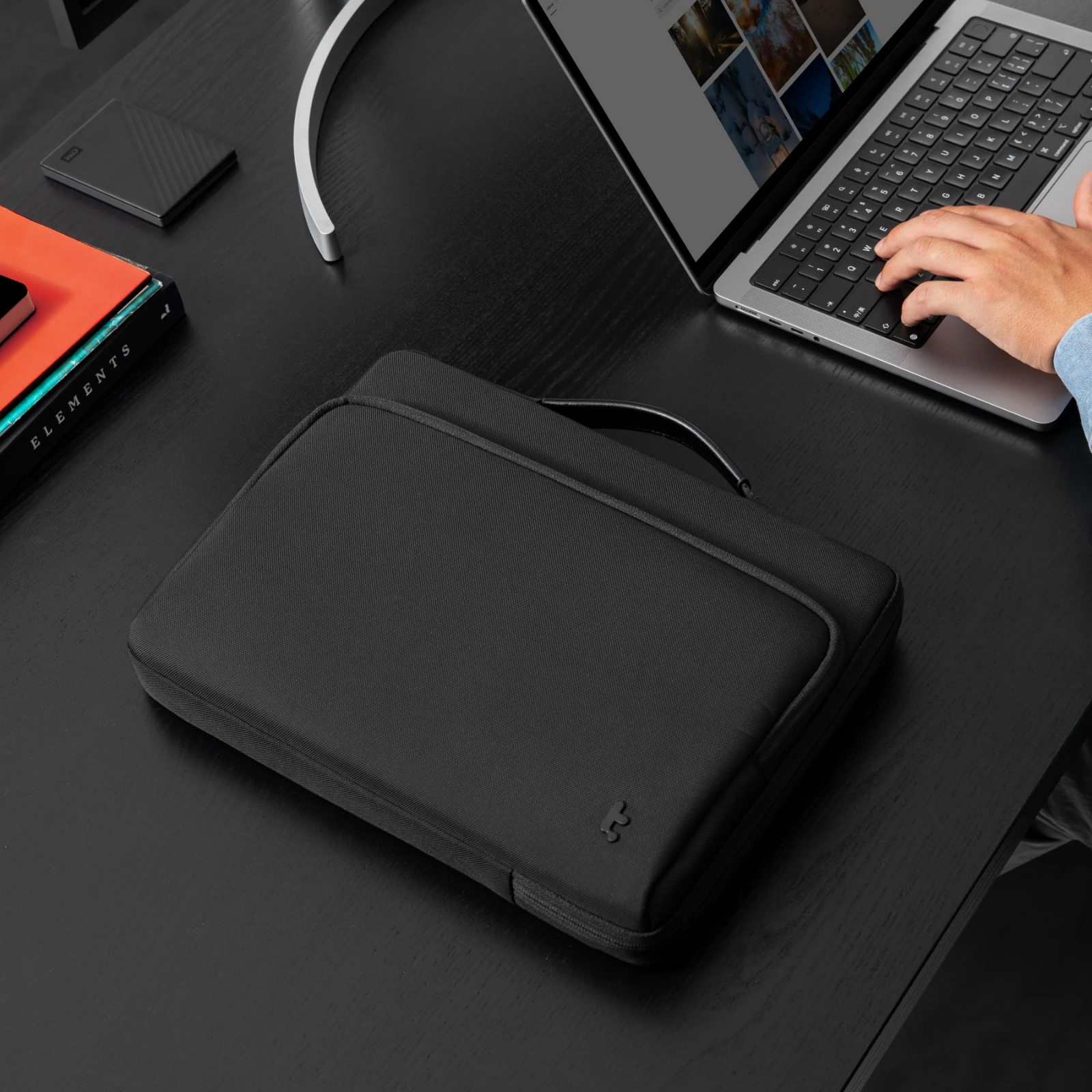 Defender A14 16 inç Siyah Premium Notebook El Çantası