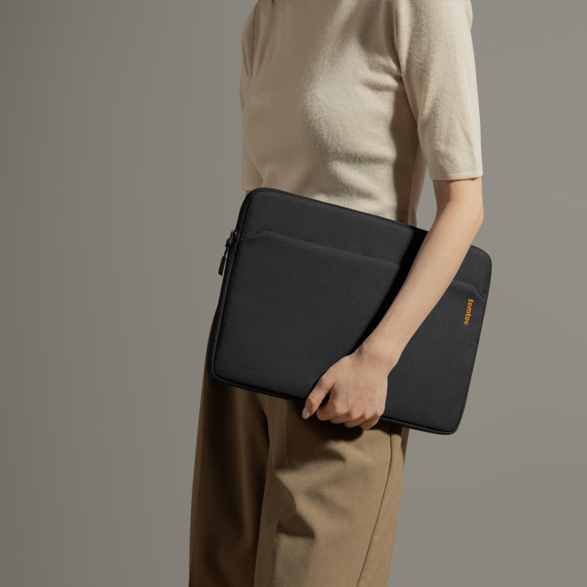 Light-A18 Laptop Kılıfı – Siyah