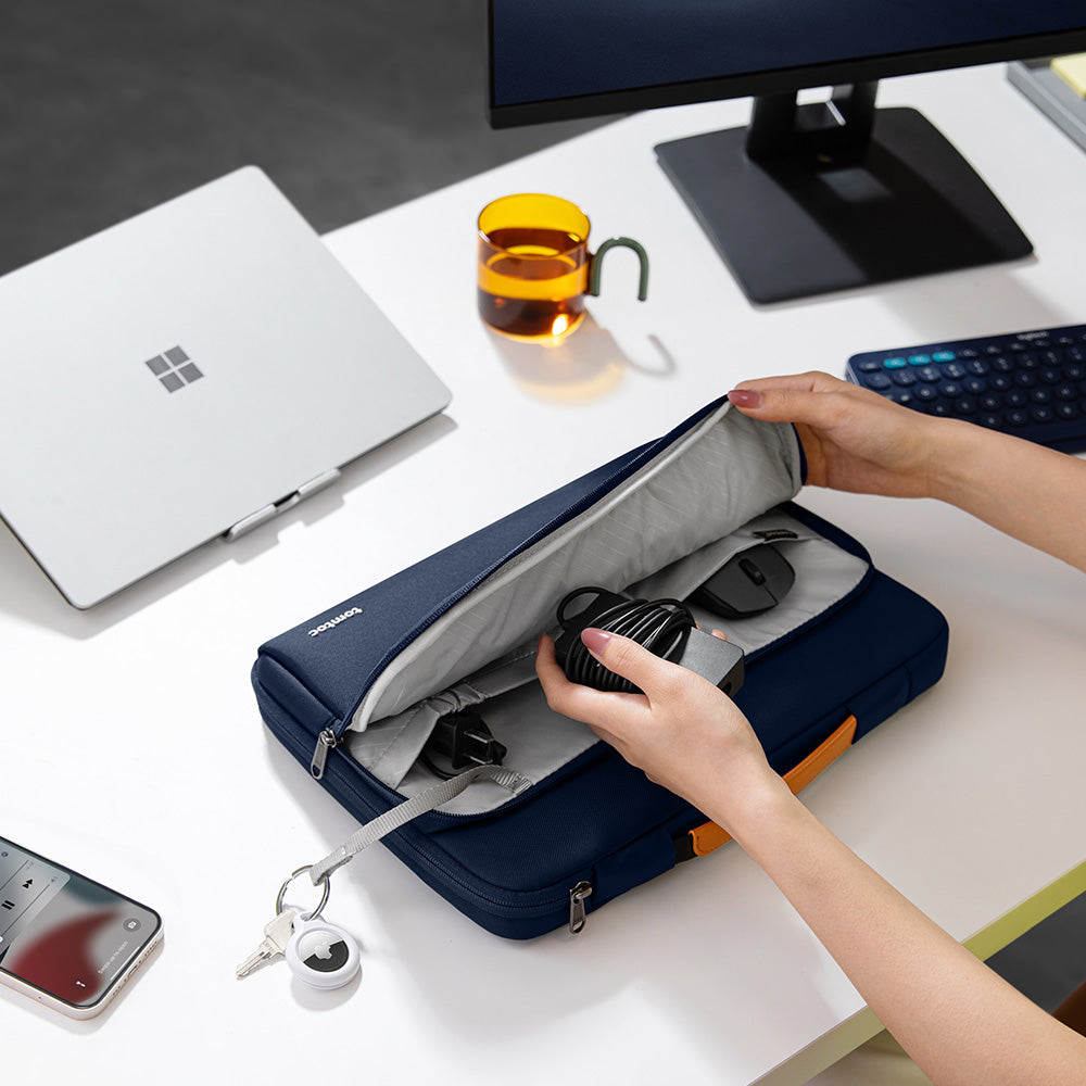 Defender A14 16 Inç Macbook Pro Çantası