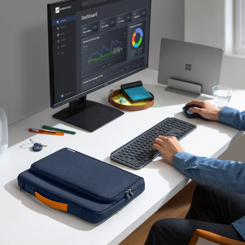 Defender A14 16 Inç Macbook Pro Çantası