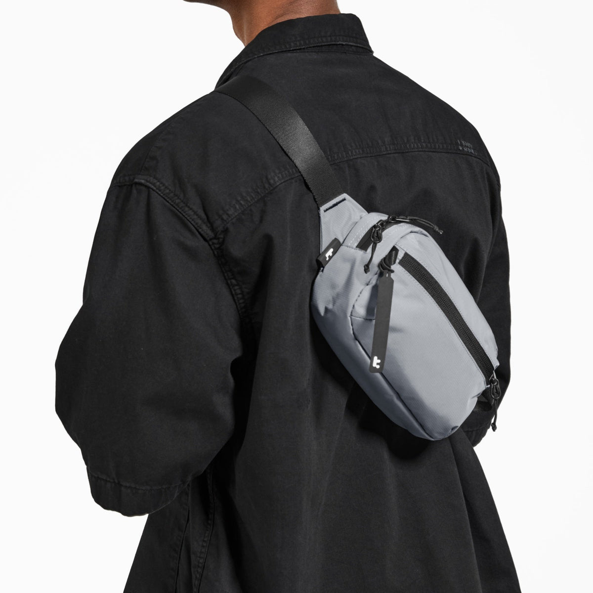 Aviator-T33 Göğüs Çantası 2.5L – Gri